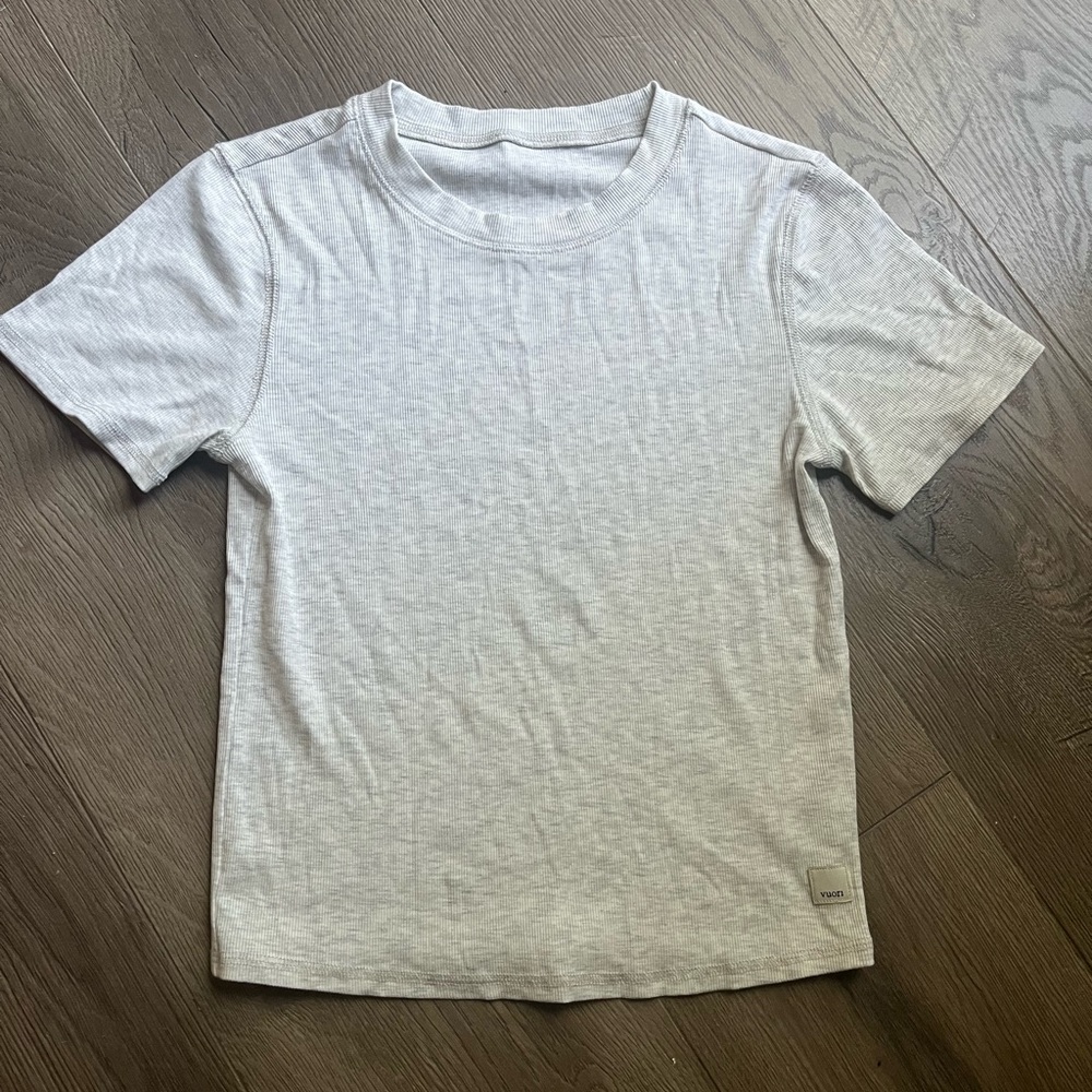 Vuori light white/grey t-shirt
